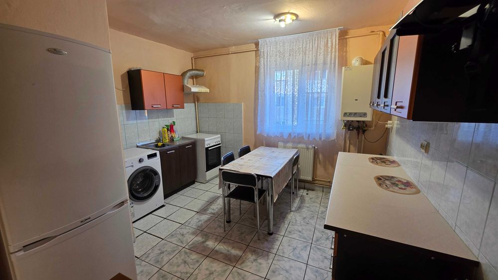 Apartament cu 2 camere in zona Cetate