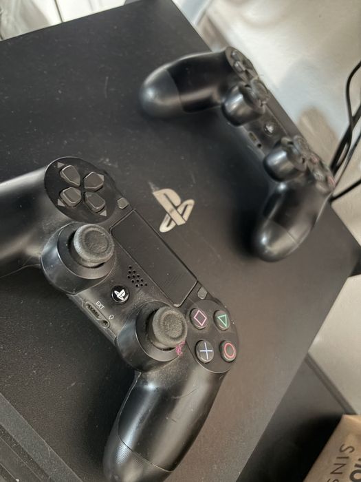 PlayStation 4 Pro+doua controllere