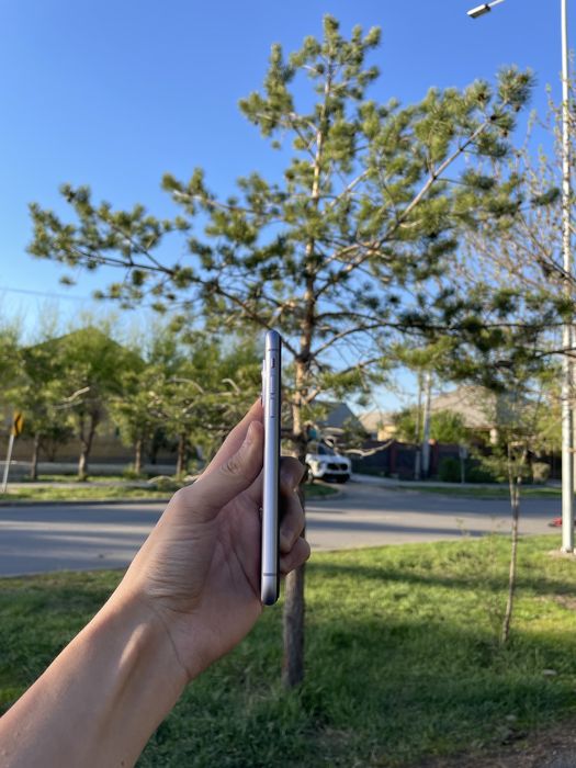 Продам срочно iPhone 11 64GB