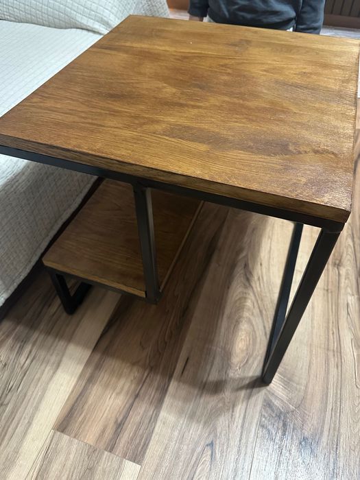 Ръчно изработена холна маса – индустриален стил (дърво + метал)