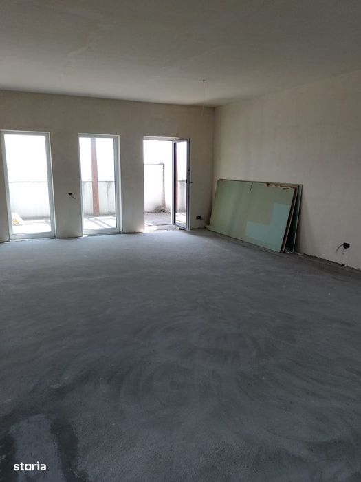 Penthouse - 143 mp utili - 4 camere - 2 bai - zona Buna Ziua!