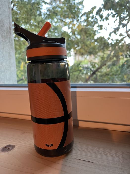 Детски шишета Nike, Tupperware, Yolo