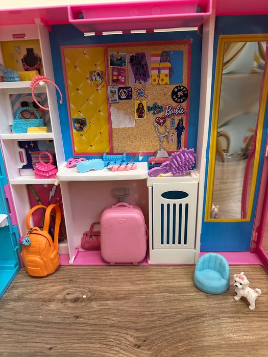 Гардероб - магазин на Барби