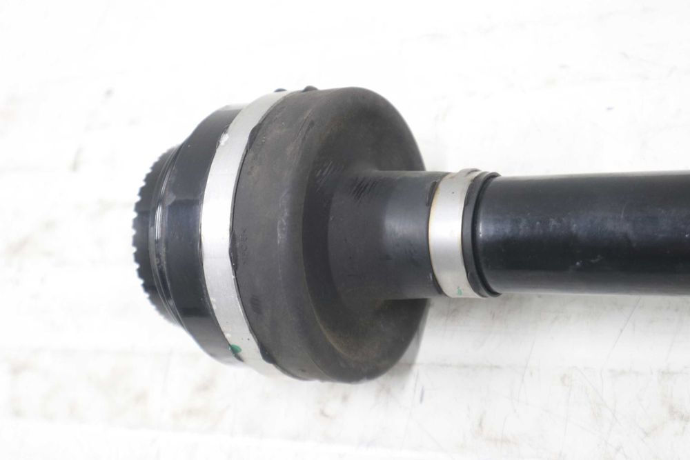 Задна лява полуоска БМВ Г30 Г31 BMW G30 G31 3.0XD 4.0XD