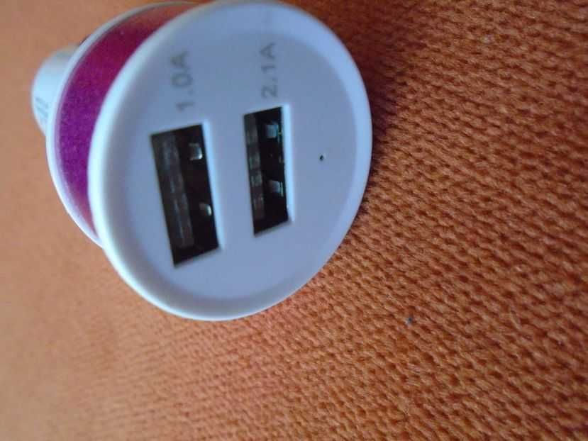 Alimentator auto bricheta masina cu 2 USB ( 2.1 A+ 1.0 A )