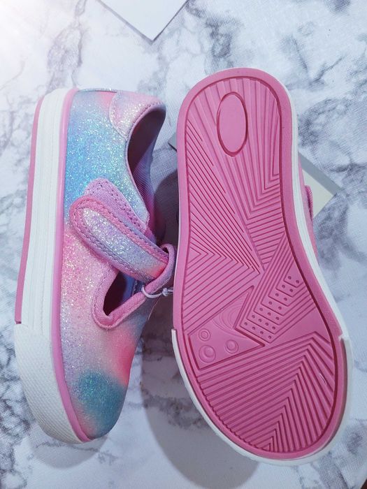 Обувки за момиченца