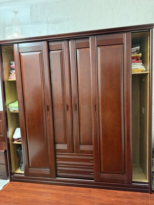 Продам спальный гарнитур