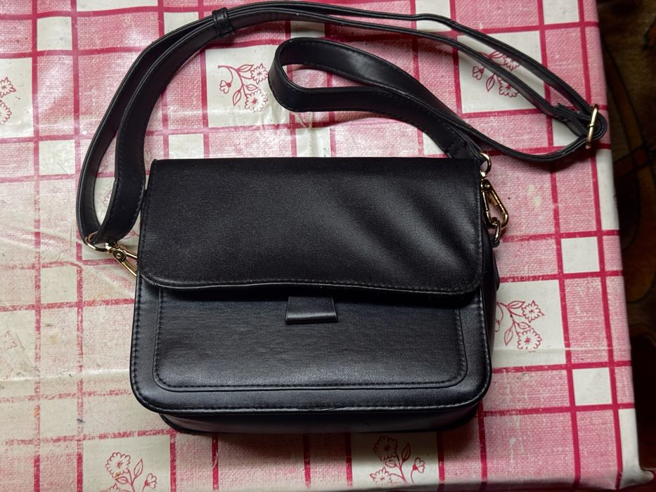 Дамски чанти и раници