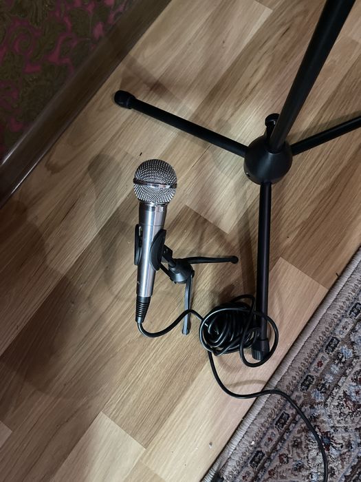 Продается подставка под микрофон
