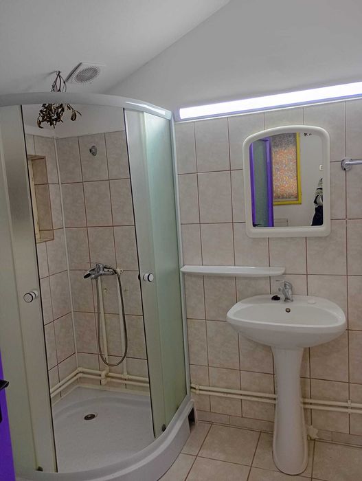 Inchiriez garsoniera