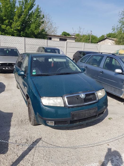 Dezmembram Skoda Fabia 1 breack usa dreapta fata/usa dreapta spate