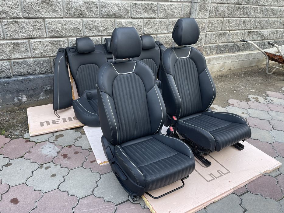 Салон сиденья Genesis G70