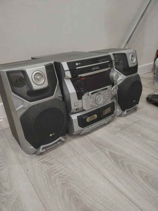 Продам музыкальный центр