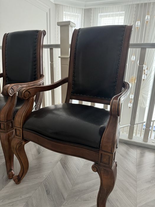 Набор стульев