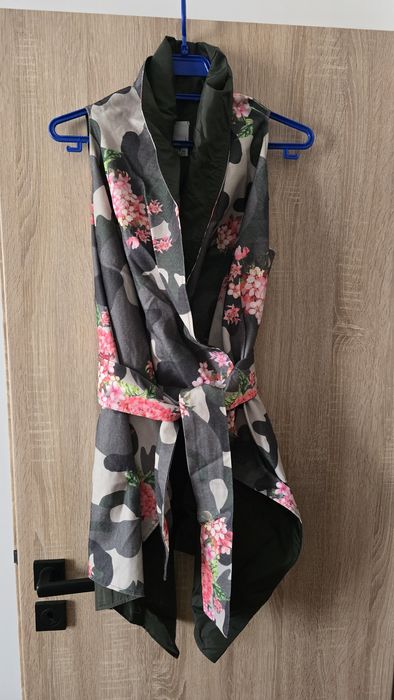 Екстравагантен дамски камуфлажен елек