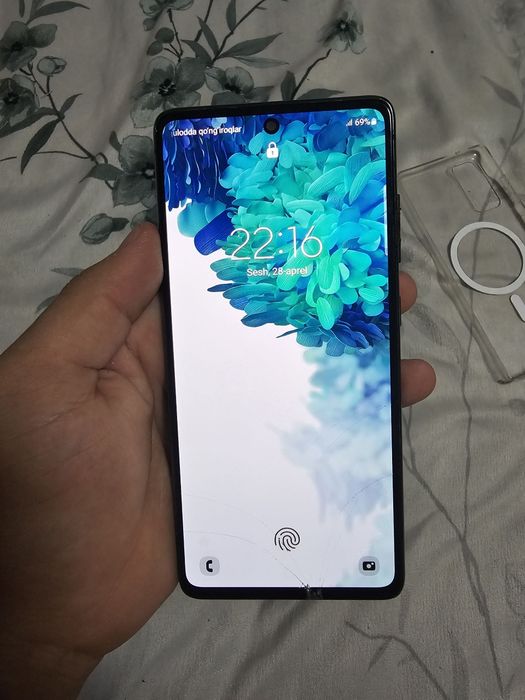 Samsung S20 FE holati yaxshi
