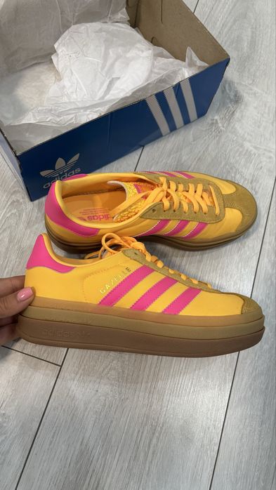 Нови Adidas Gazelle в жълто и розово