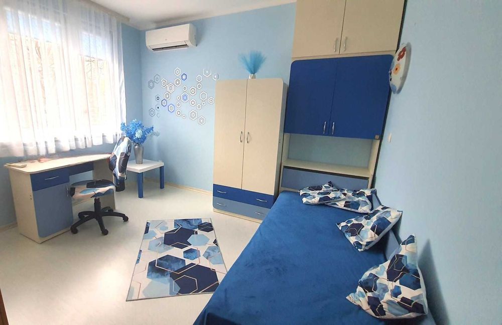 Дава се под наем Тристаен апартамент в София, Лозенец - 75 кв.м за 1047.03 € - Снимка #3