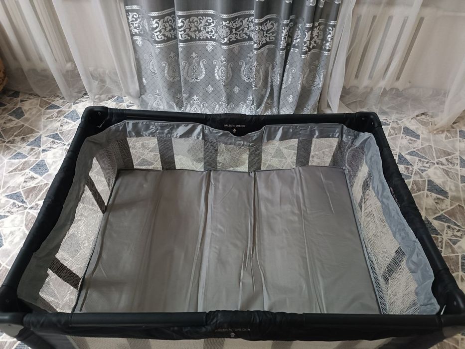 Продам детский манеж.