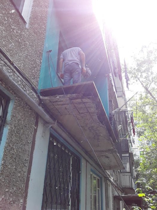 Ремонт балконов и замена плит.