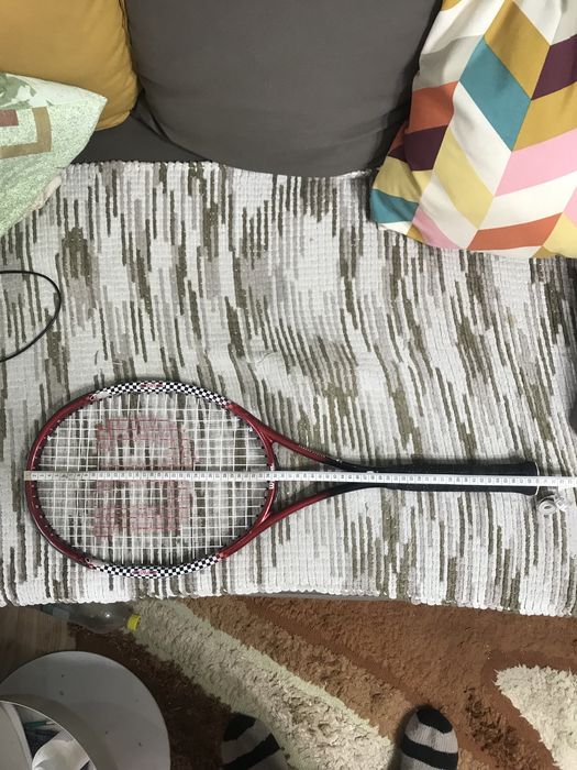 Теннисная ракетка