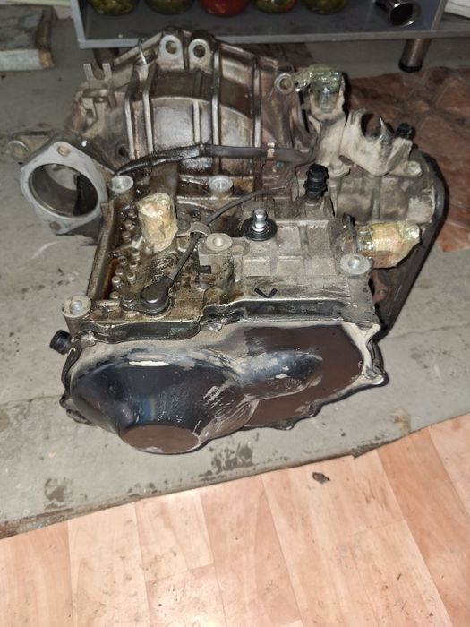 Продам АКПП ГОЛЬФ 4. на запчасти