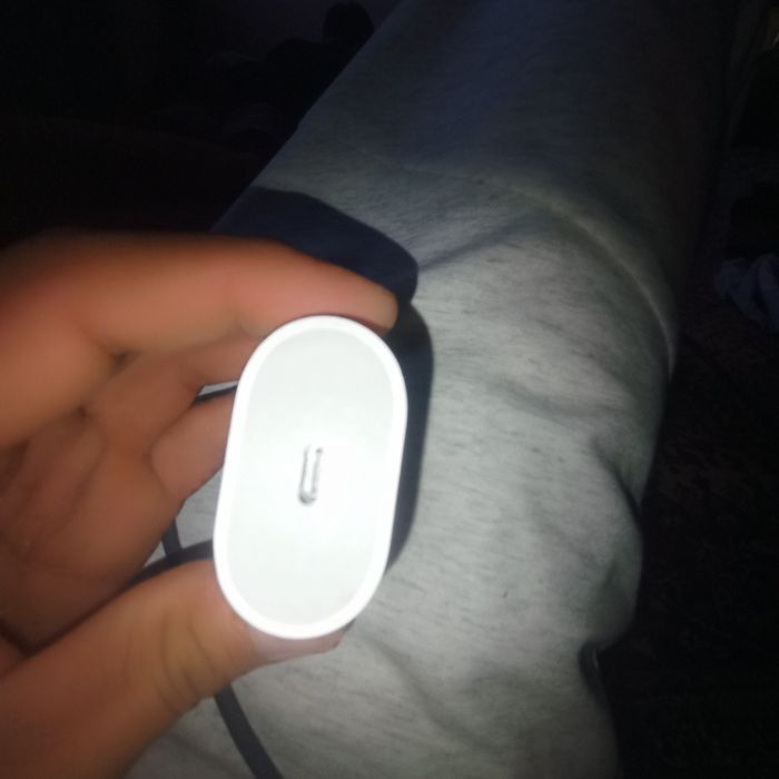 Iphone zaryadnik