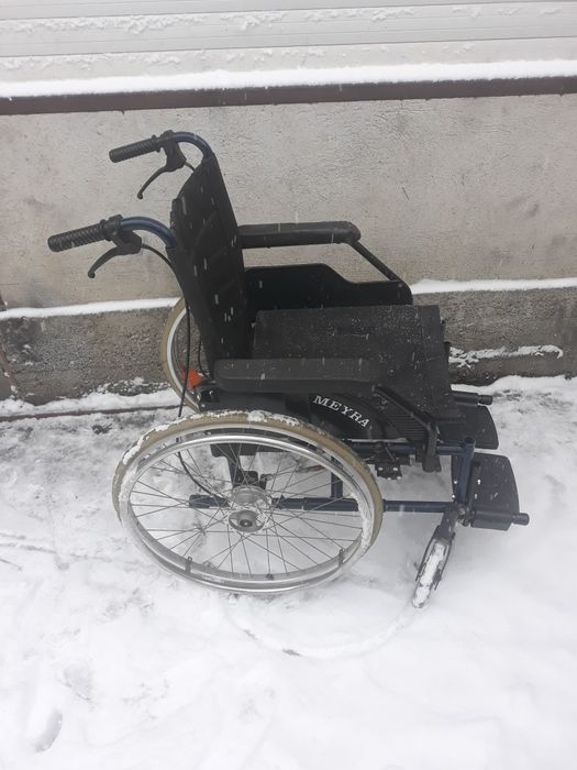 Carucior handicap scaun cu rotile