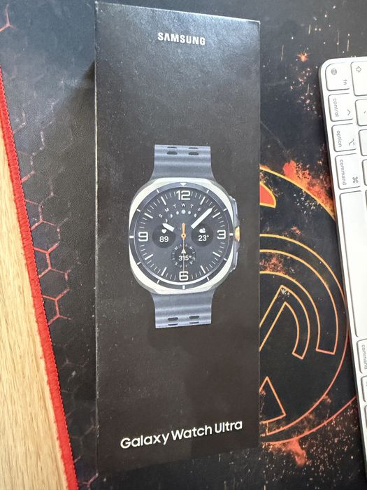 Samsung Smartwatch Ultra titanium in garantie