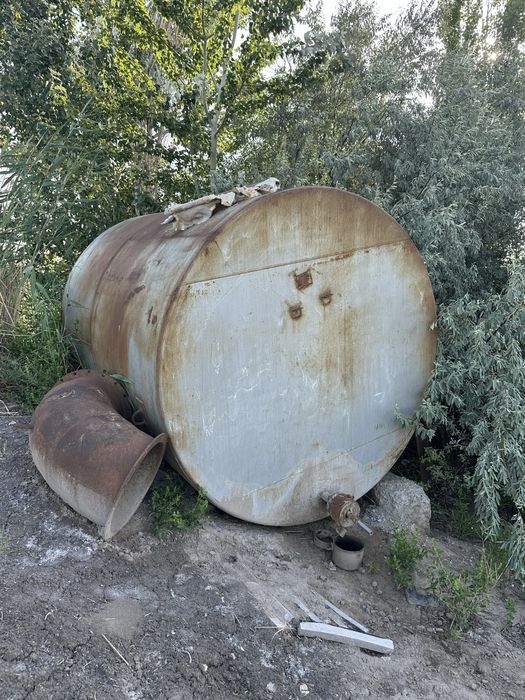 10 тн Емкость сатылады. 10 млн сум