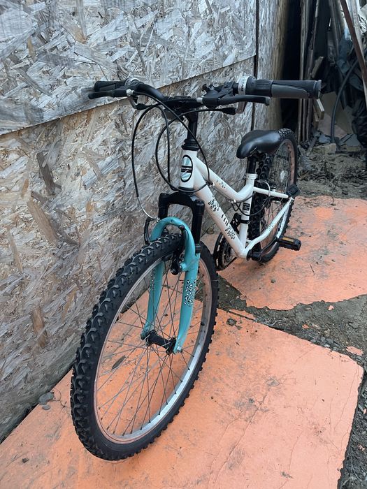 Bicicleta apollo vivid roti 24”