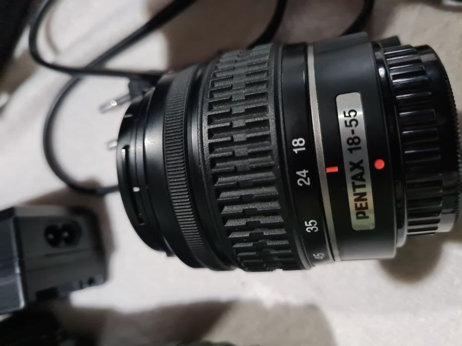 Pentax фотоапарат с два обектива