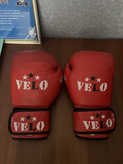 Перчатки для бокса VELO