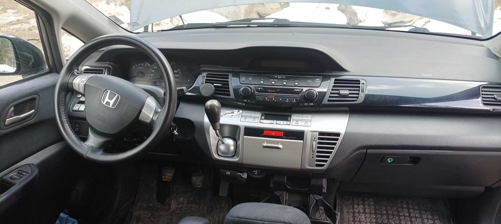 Honda FRV на части