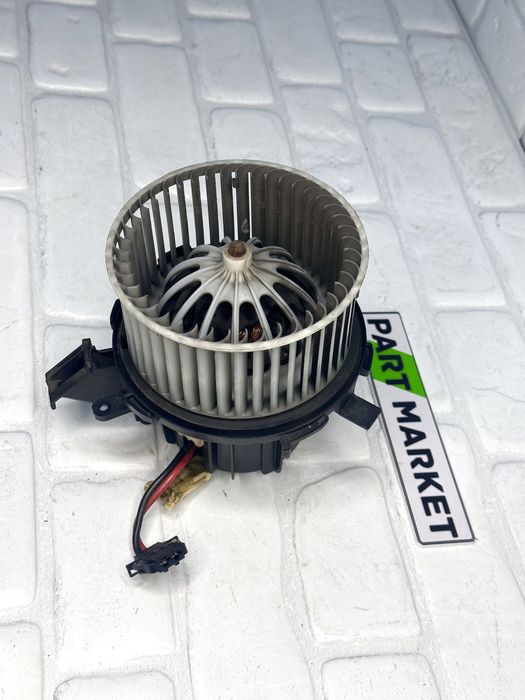 Вентилатор парно AUDI A4 A5 Q5 8K1820021