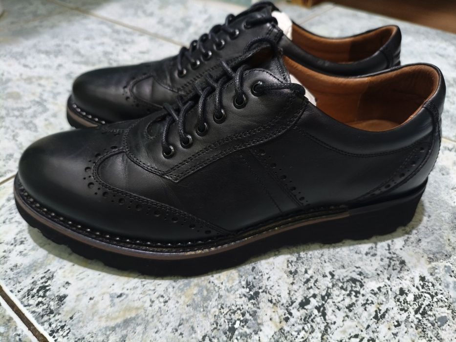 Продаю мужские туфли