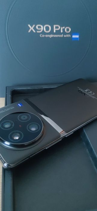 Vând Vivo X90 PRO 5G