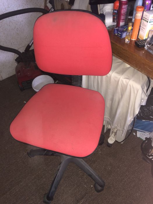 Офис Стол нов и работещ