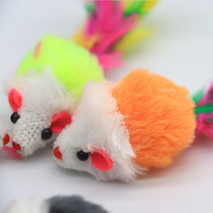 Играчка "Мишка с пера"