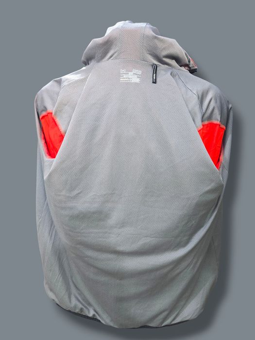 Under Armour яке със вградени слушалки | Топ модел |