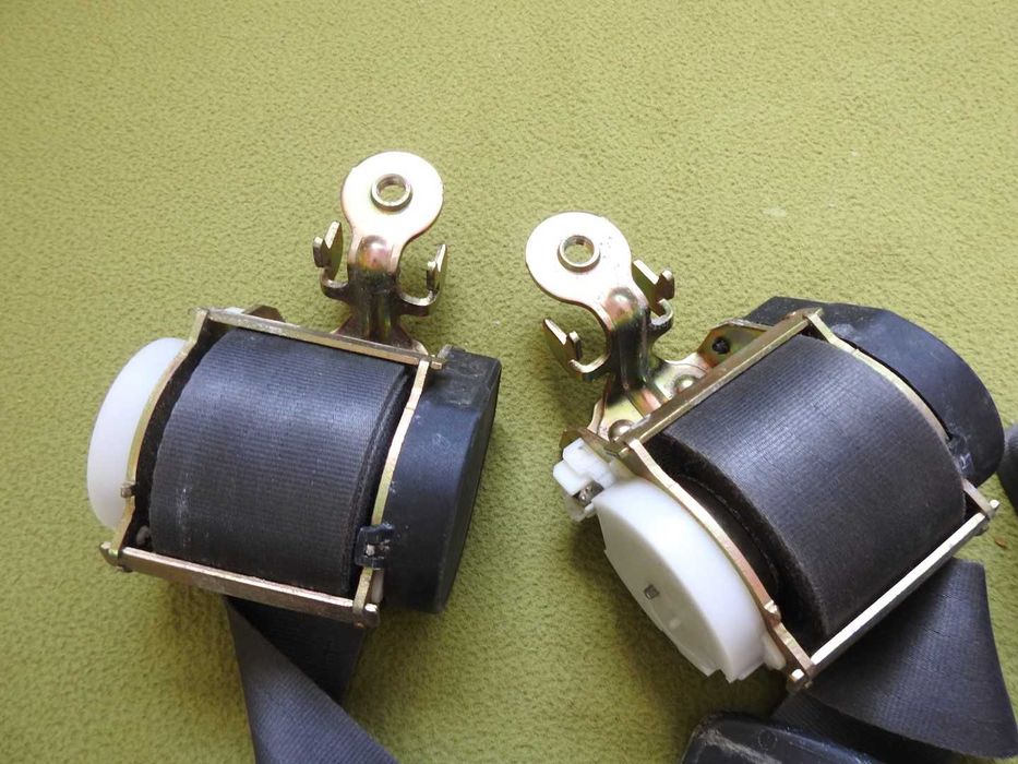 2 centuri fata pentru Megane 2 cabrio CC