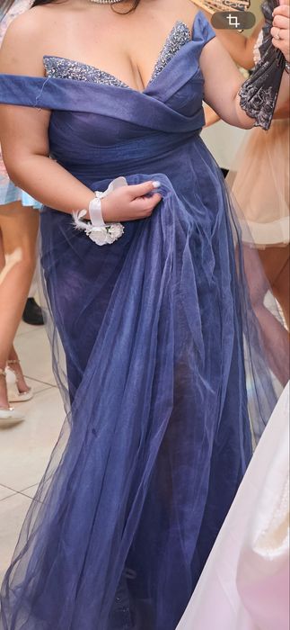 Официална рокля с цепка