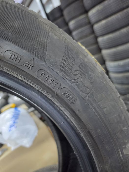 2 Броя 225/55/17 Michelin 5mm 23dot