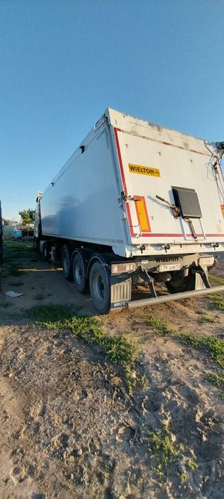 VOLVO 12 года продам