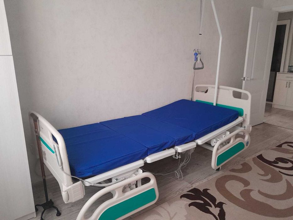 кровать для лежащих больных