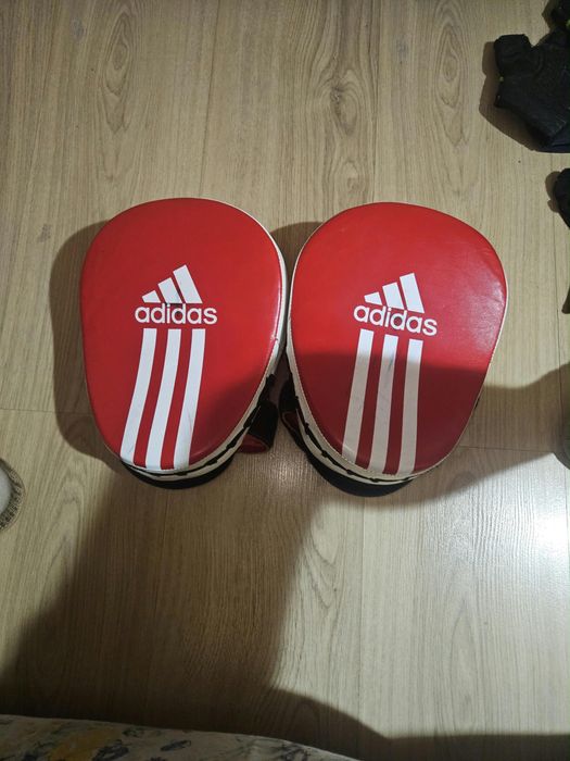 Оригинал Everlast шингарты, кожаные лапы от Adidas