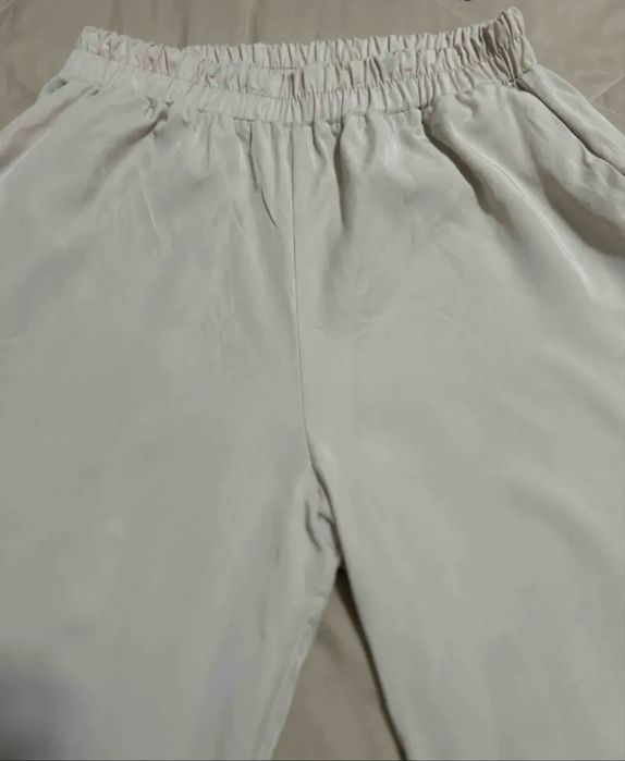 Продается костюм двойка нарядный