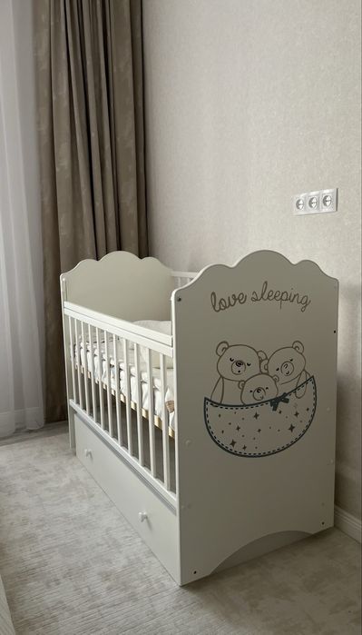 детская кроватка с маятником