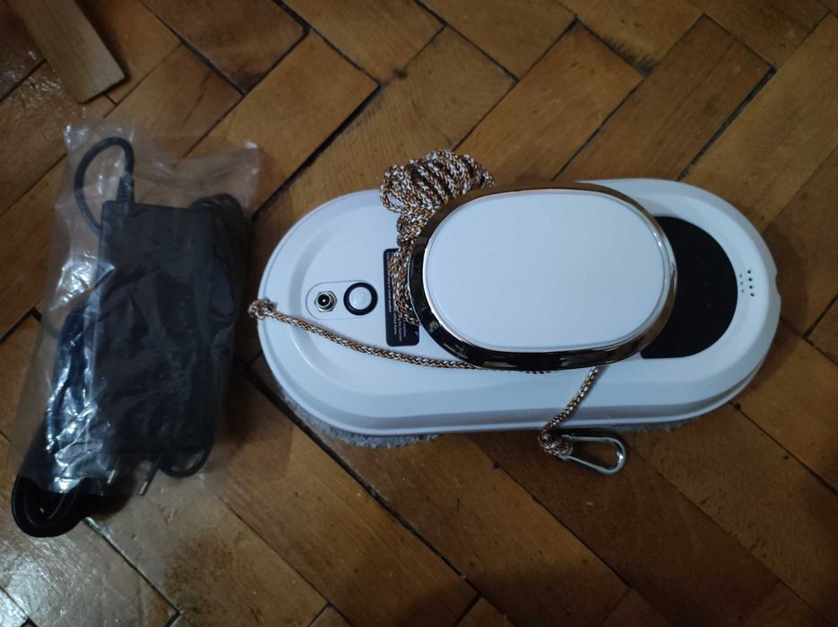 Робот за почистване на прозорци