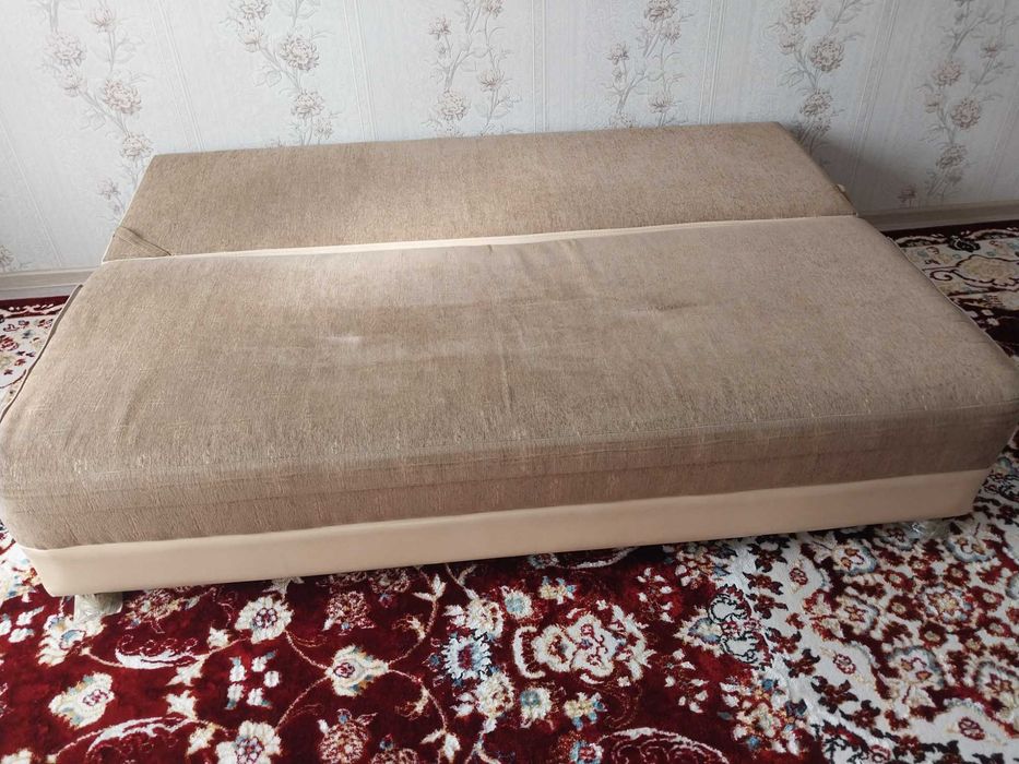 Продам   Диван      Тахта